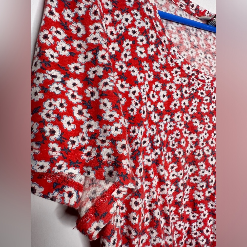 Lucky brand women’s Floral Red Women's Top. Size large - Picture 4 of 7